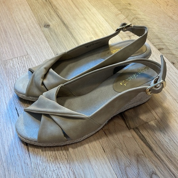 Easy Street Maureen Espadrille Wedge Sandals Women’s 7 - Picture 1 of 6